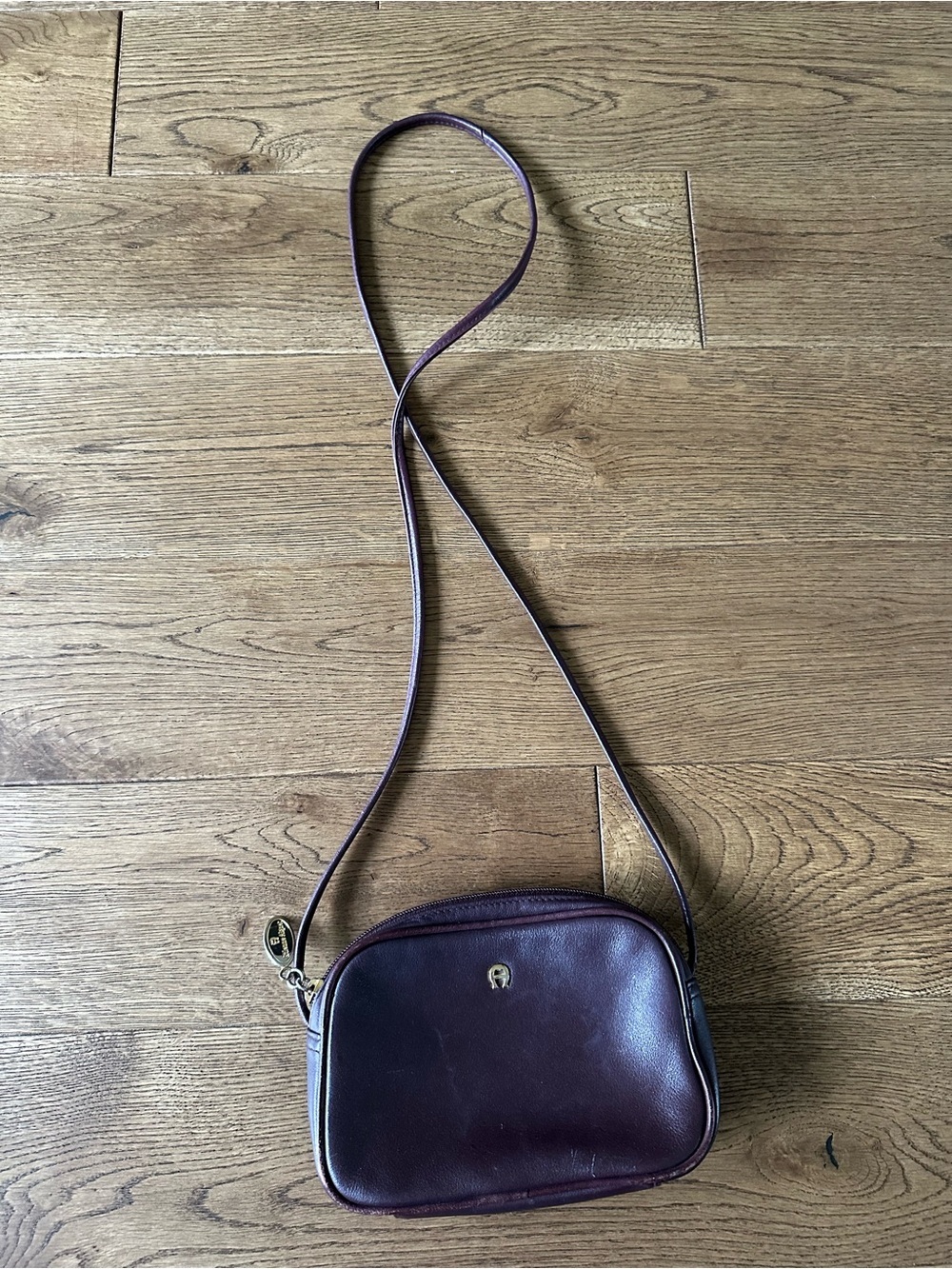 VINTAGE Etienne Aigner Genuine Leather Small Bag Burgundy